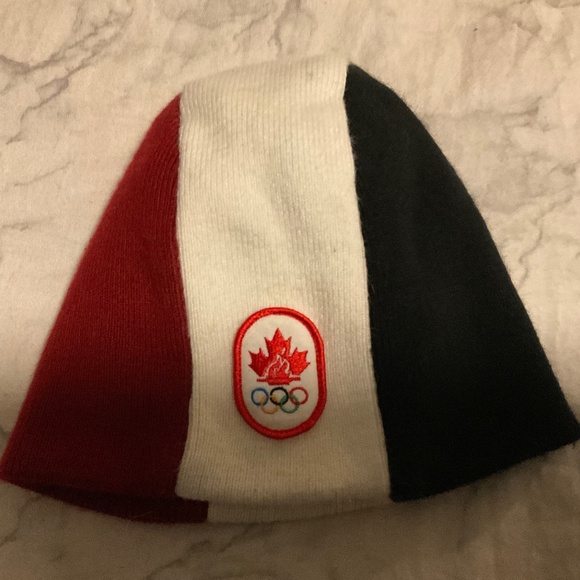 HBC 2010 Winter Olympics Official Toque - Picture 1 of 4